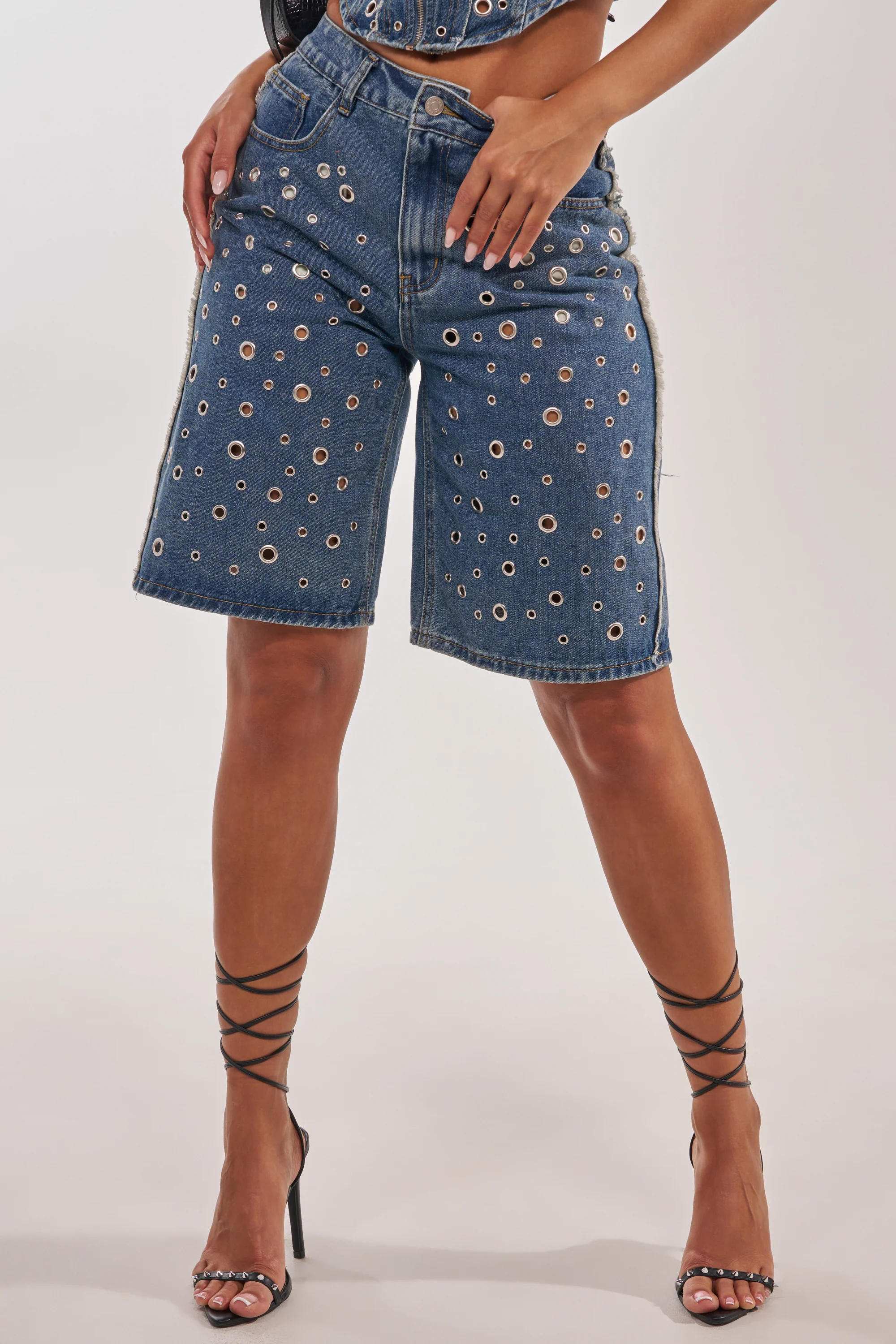 TAYLOR DENIM BERMUDA WITH GROMMET - Akira Wear