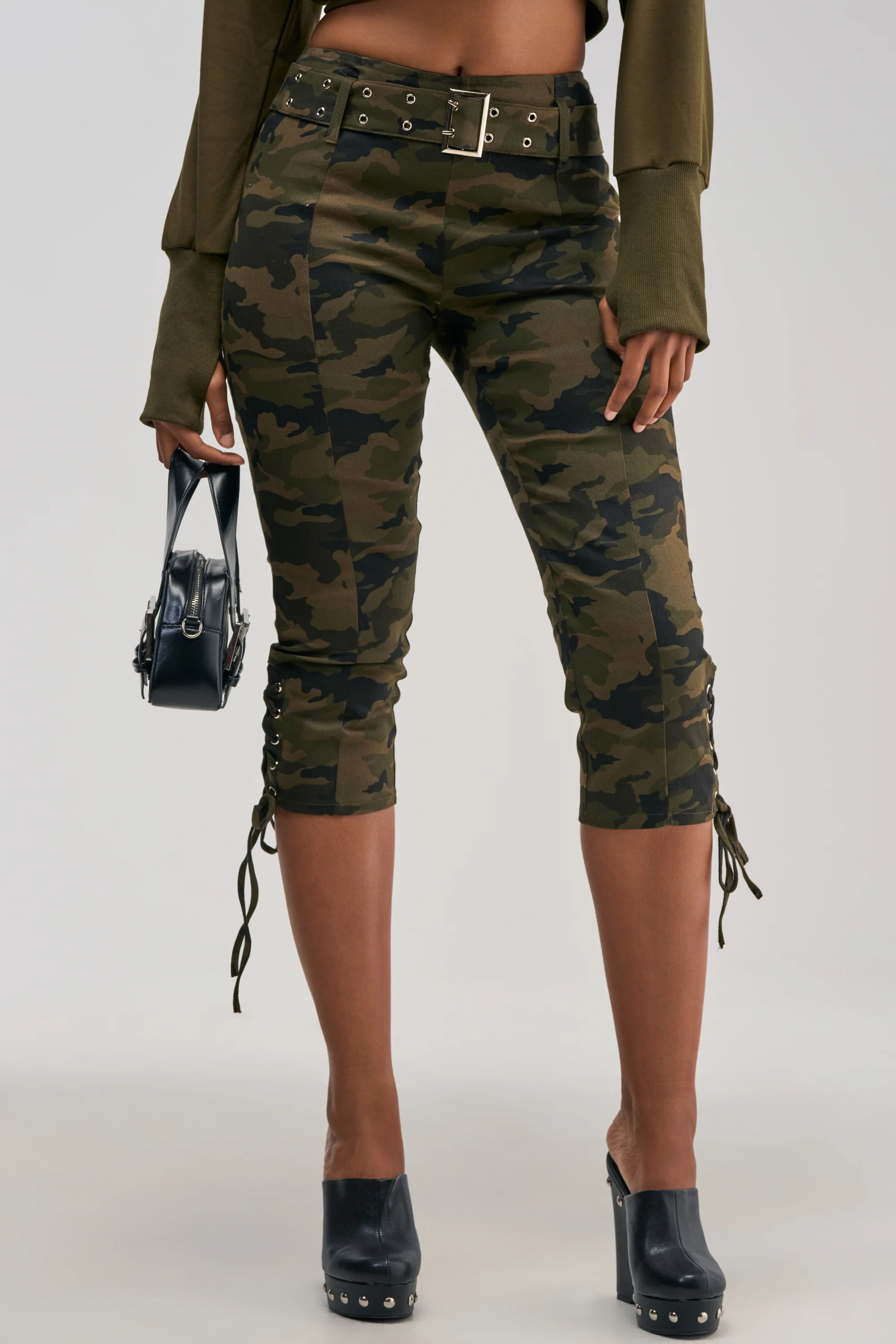 THE BEST CAMO CAPRI - Akira Wear