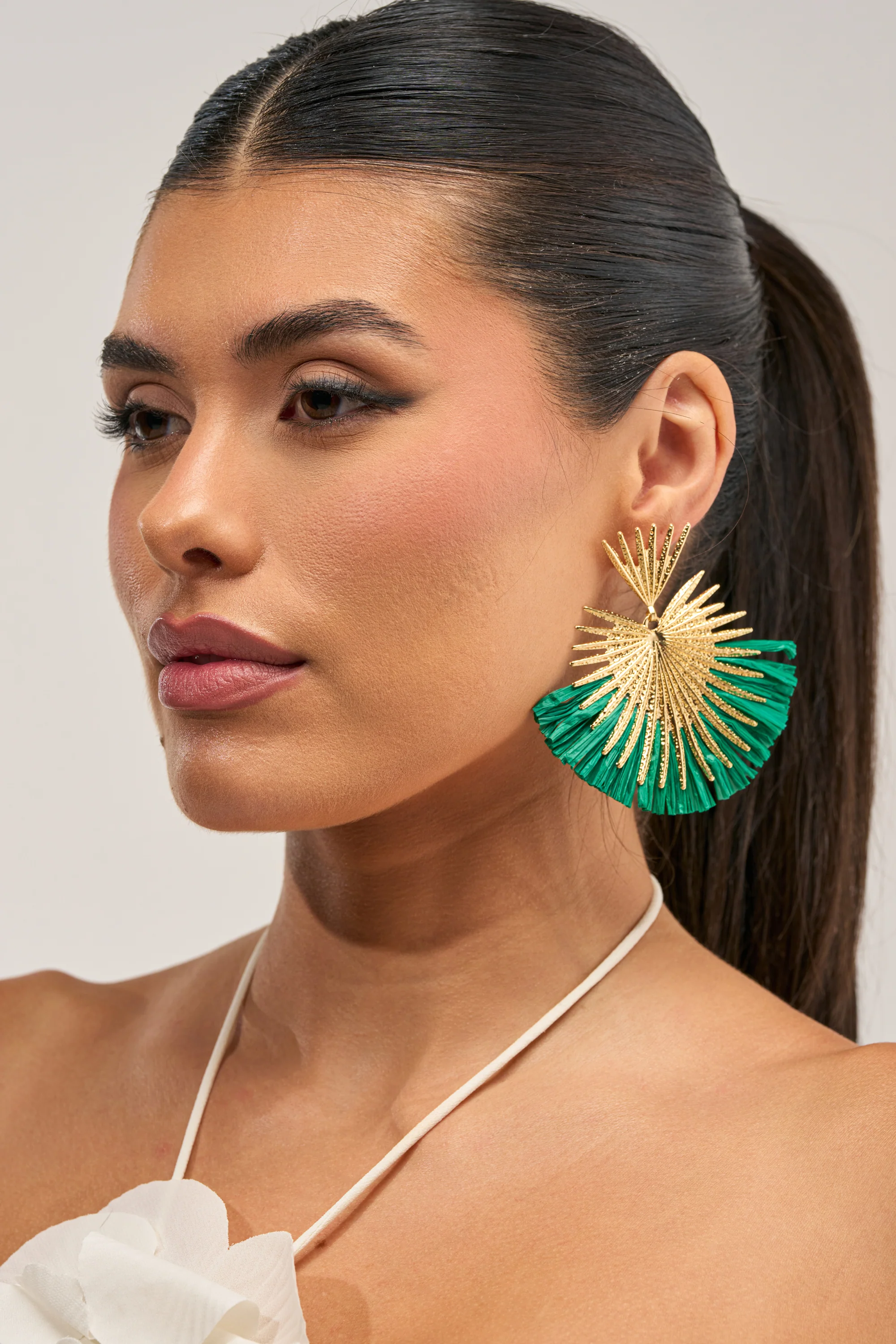 DRESSED UP EARRING - Akira Wear