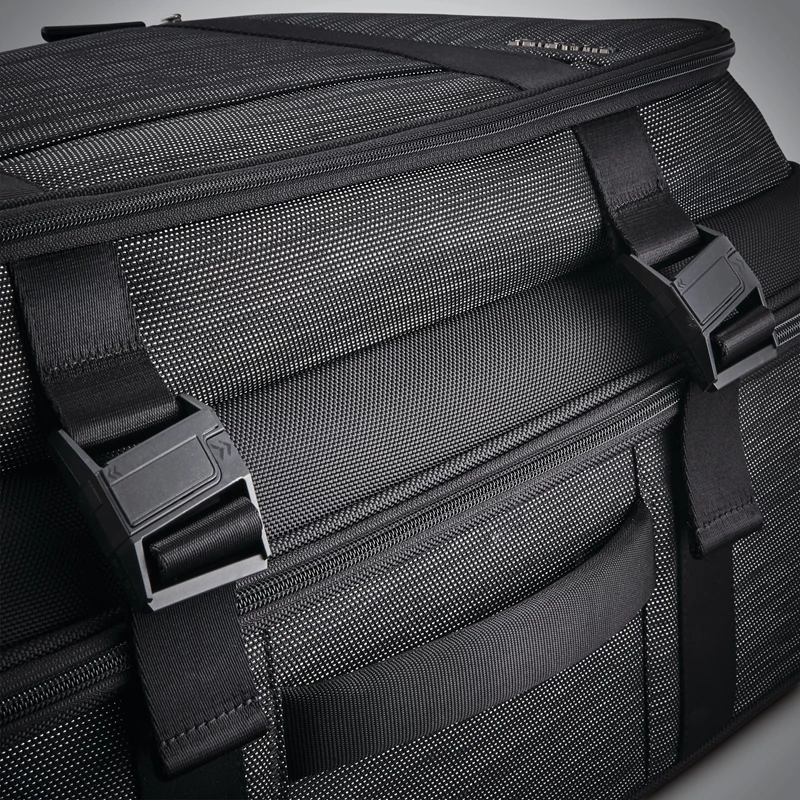 Black Samsonite SXK Wheeled Duffel Wheeled Duffels | 0867-TLEBA
