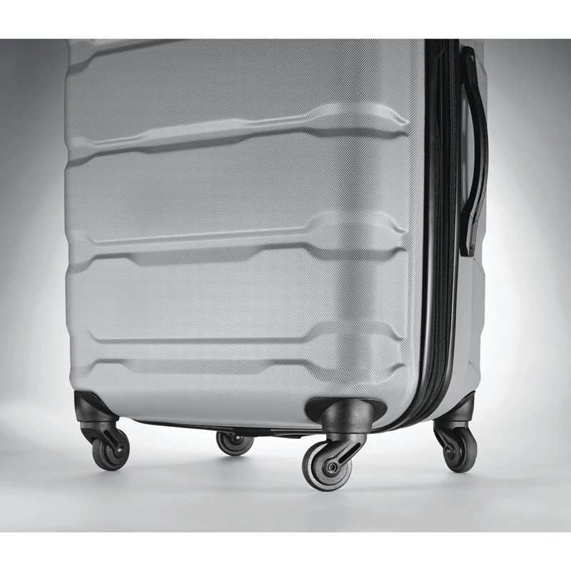 Silver Samsonite Omni PC Medium Spinner Hardside Luggage | 7046-YROLF