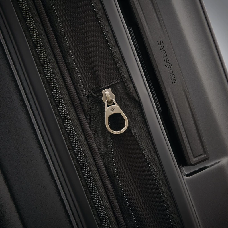 Stealth Black Samsonite Octiv Carry-On Spinner Hardside Luggage | 0623-GSHVR