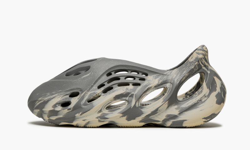 YZY Foam RNNR MXT Moon Gray - YZY Foam RNNR MXT Moon Gray - Jordan 1s - AIR Jordan 1