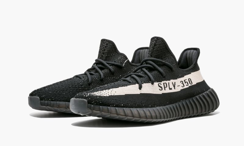 YZY Boost 350 V2 Oreo - YZY Boost 350 V2 Oreo - Jordan 1s - AIR Jordan 1