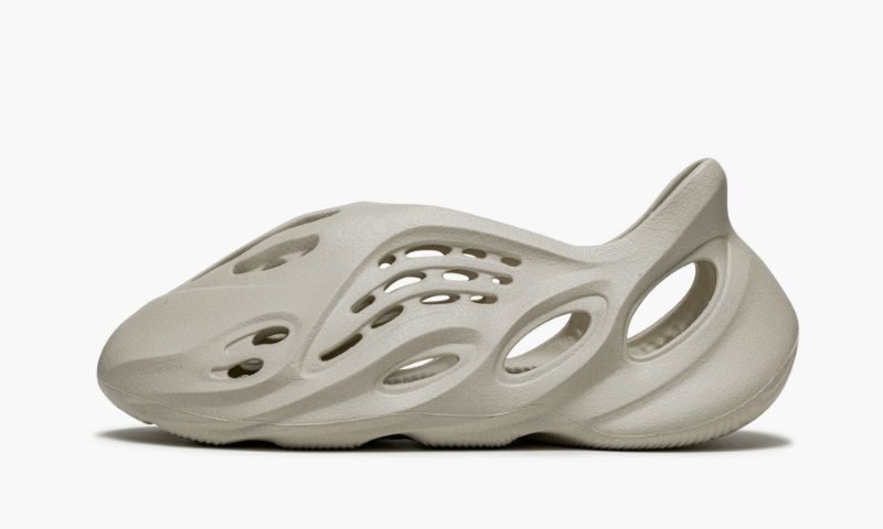 YZY Foam RNNR Sand - YZY Foam RNNR Sand - Jordan 1s - AIR Jordan 1