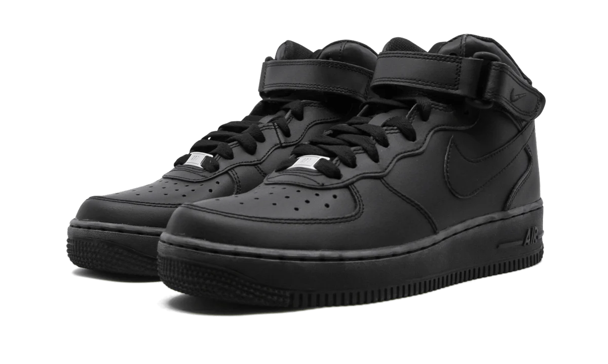 Air Force 1 Mid GS Triple Black - Air Force 1 Mid GS Triple Black - Jordan 1s - AIR Jordan 1