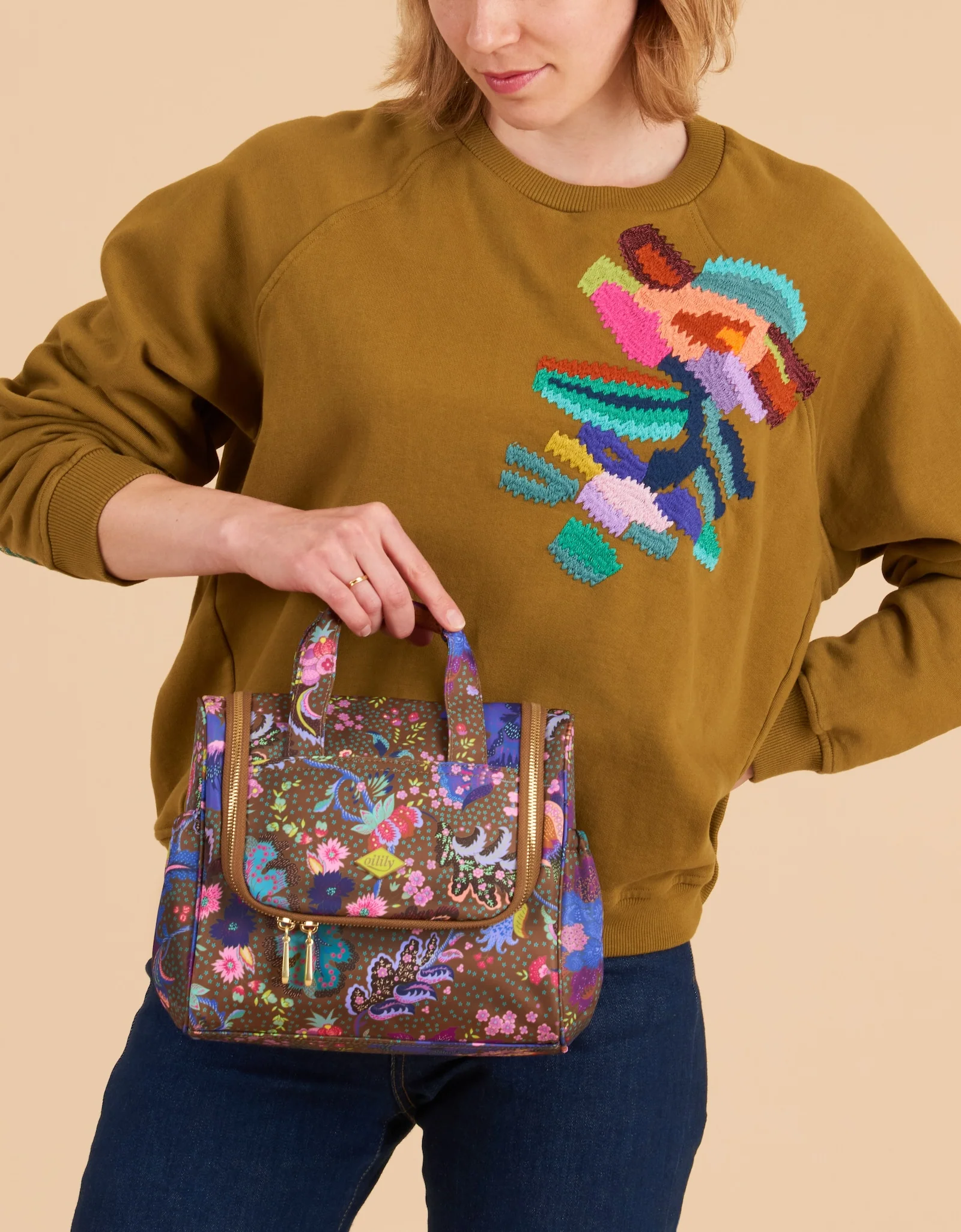 Cathy Travel Kit With Hook