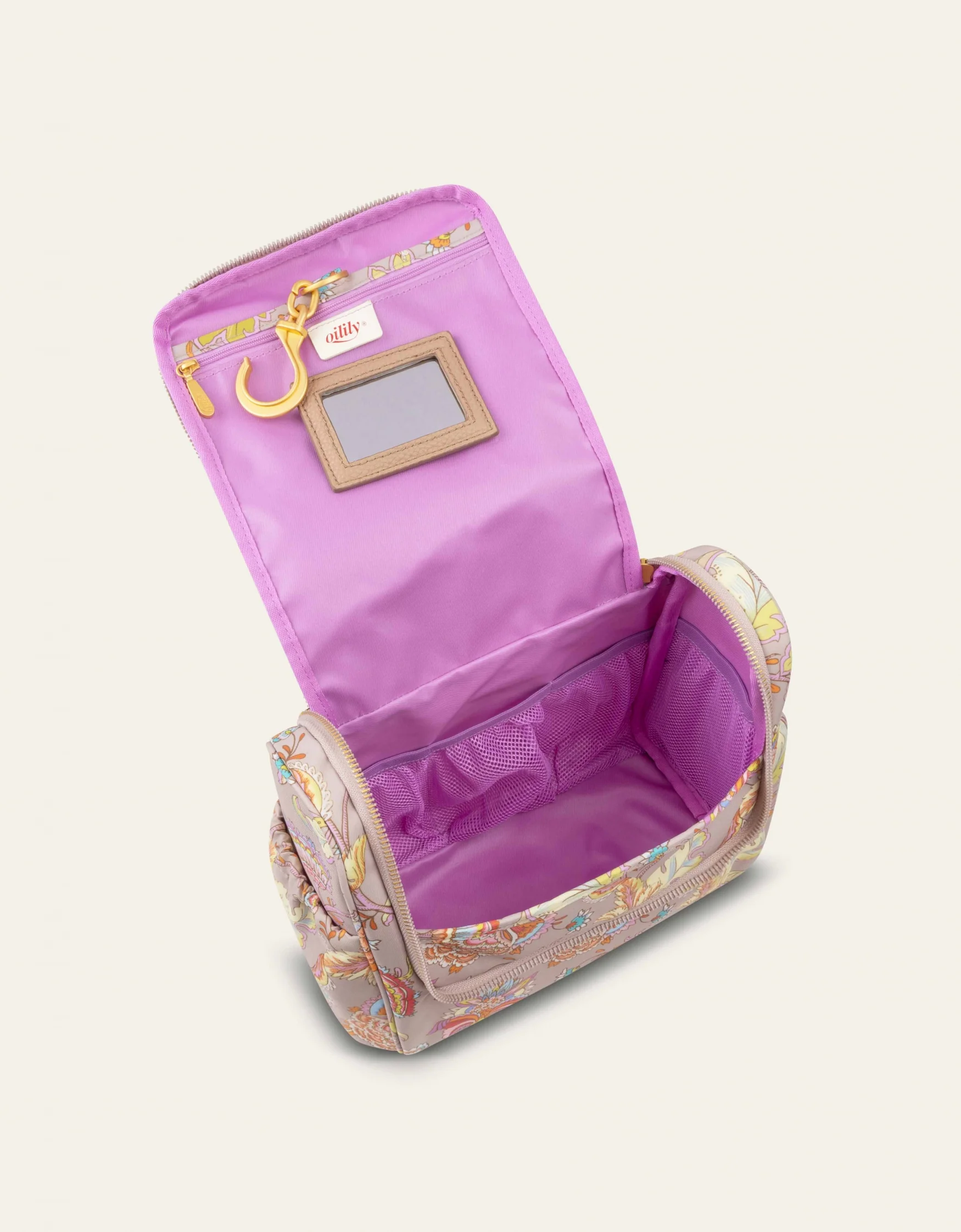 Cathy Travel Kit With Hook
