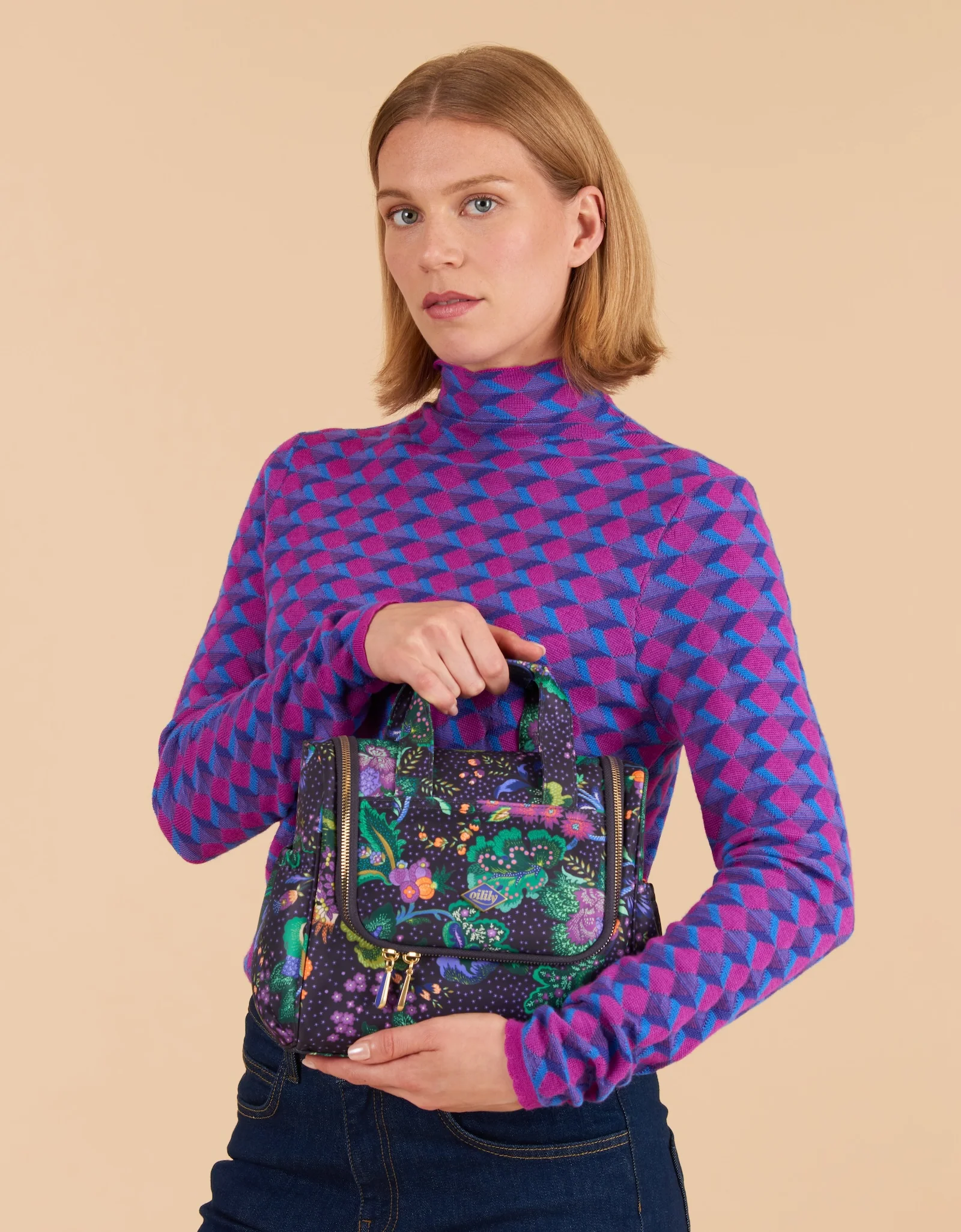 Cathy Travel Kit With Hook