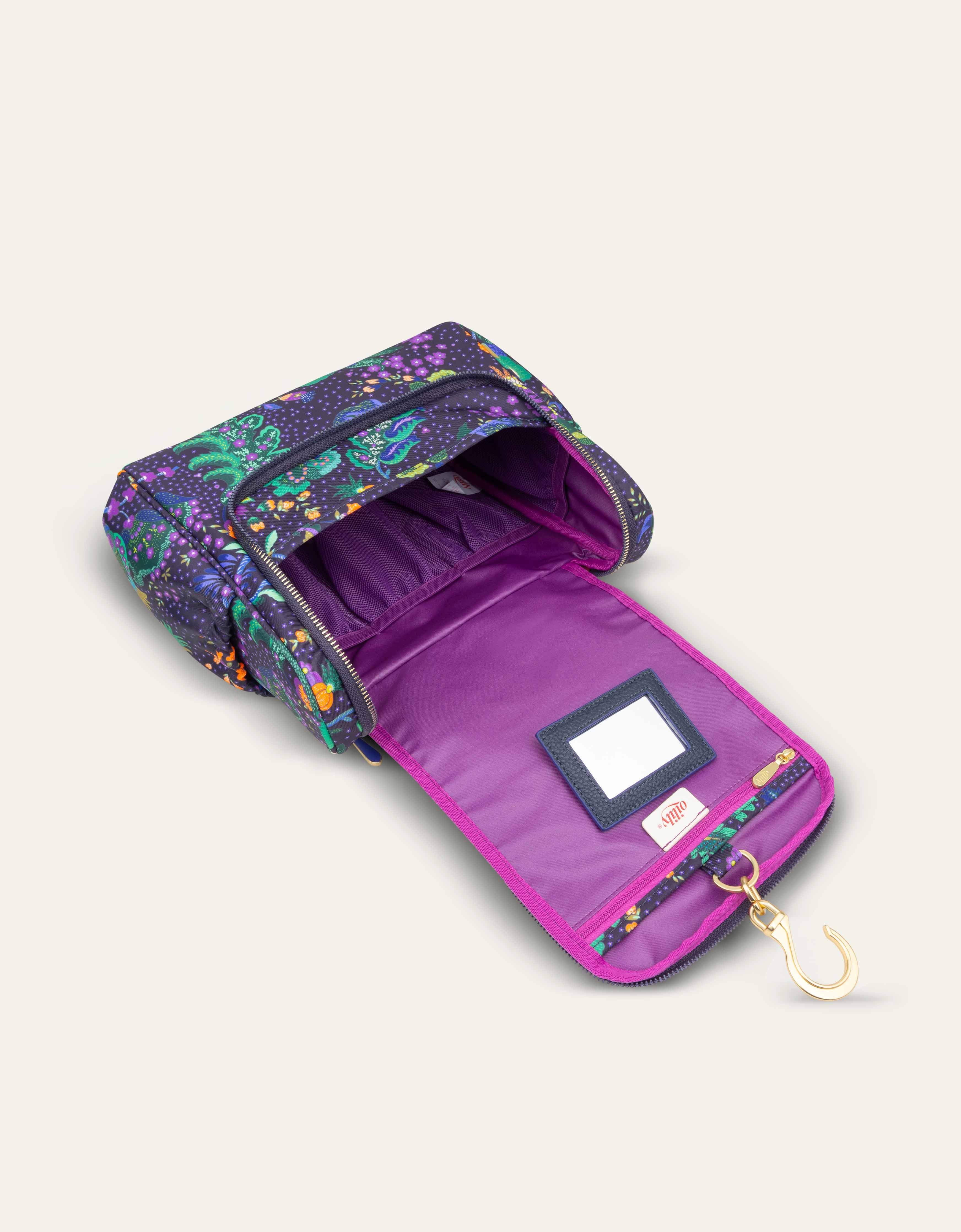 Cathy Travel Kit With Hook