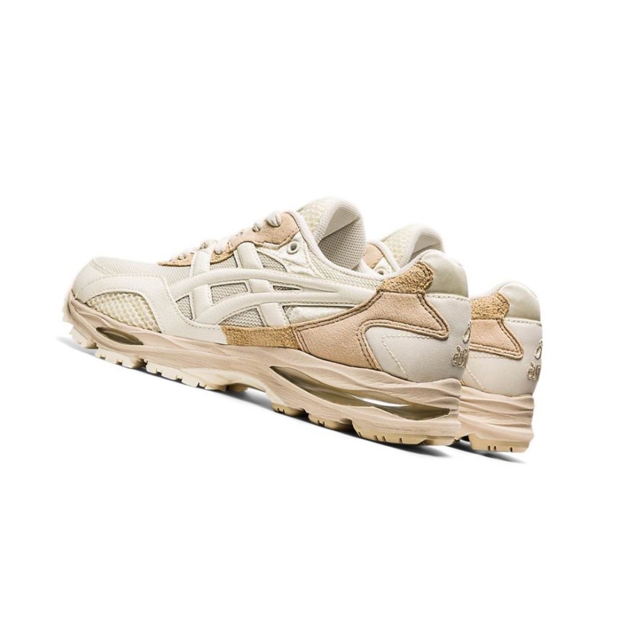 White Men's Asics GEL-MC PLUS Sneakers | US23740LV - Asics Outlet Sale