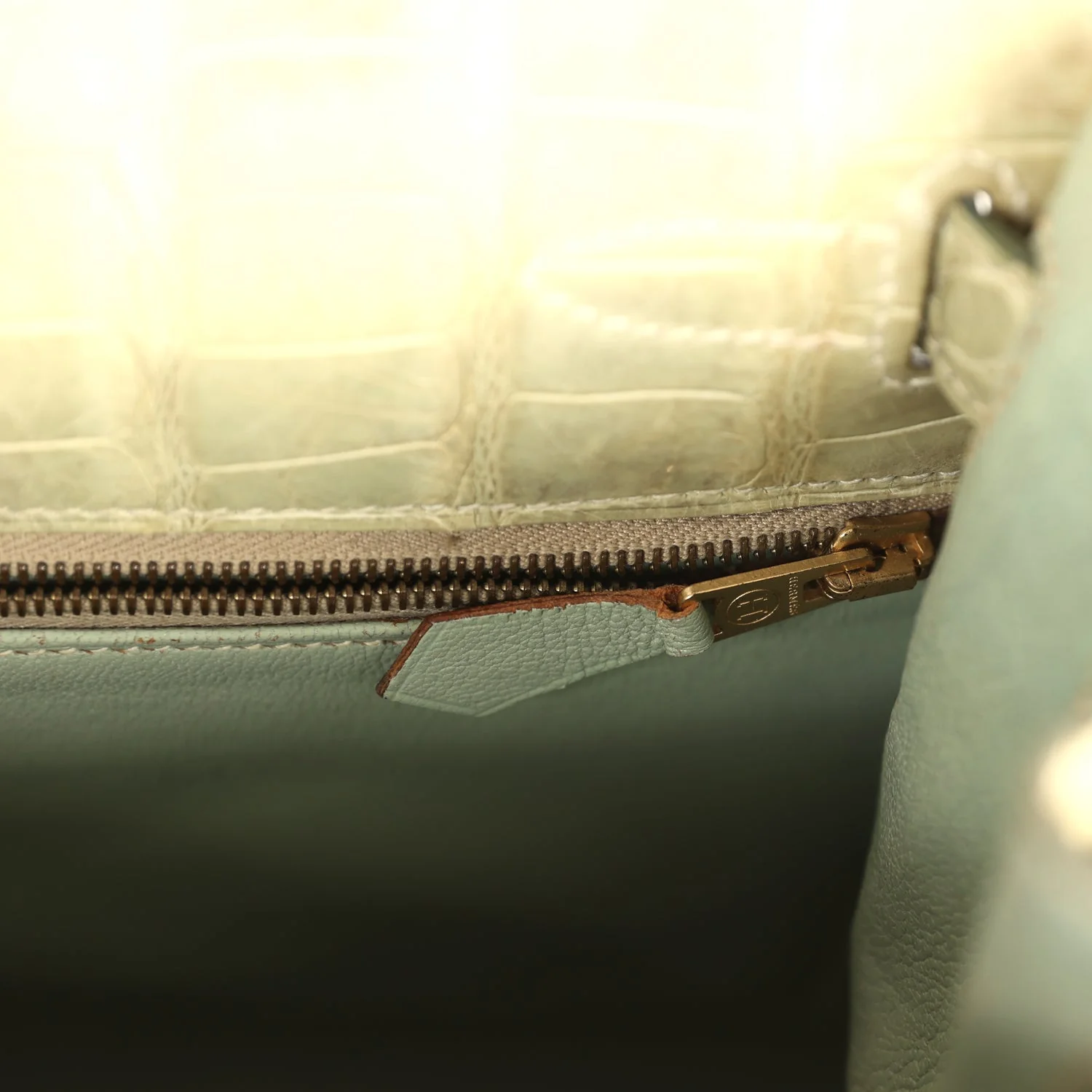Replicate Vintage Hermes Kelly 28 Vert Celadon Natura Shiny Alligator Gold Hardware(1:1 replica)
