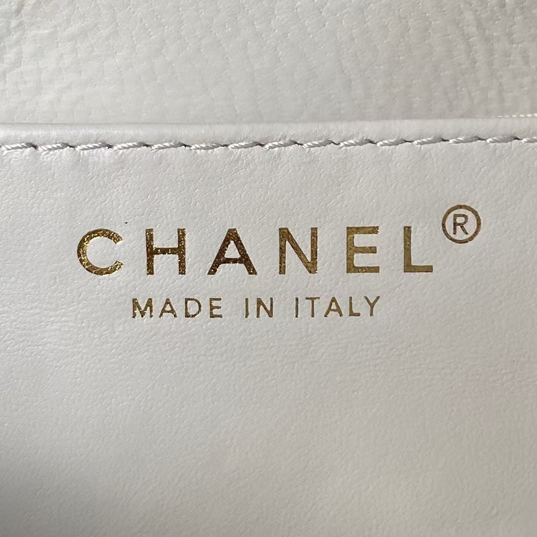 Replicate Chanel 24C Vintage Logo Small Quilted Lambskin Shoulder Bag AS4609 White(1:1 replica)
