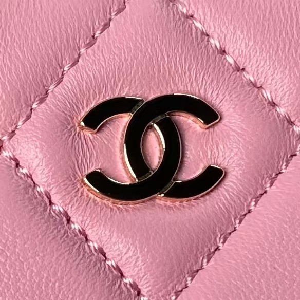 Replicate Chanel 24S AP4000 Mini Clutch with Chain Crossbody Bag Pink Caviar Light Gold Hardware(1:1 replica)