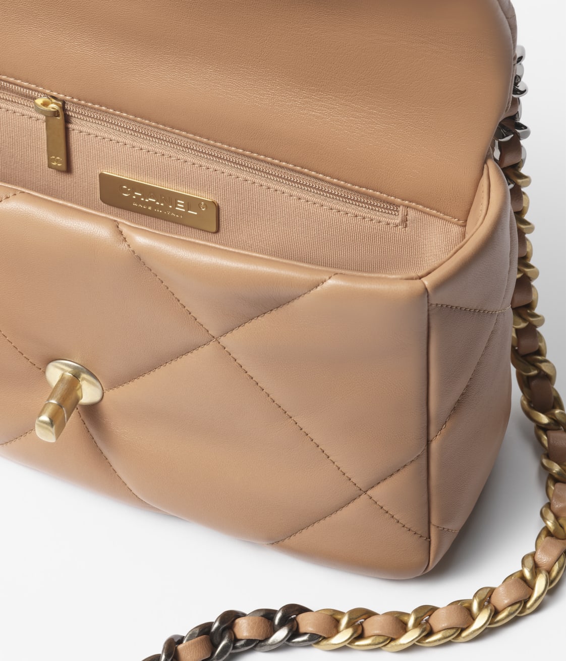 Replicate CHANEL 19 HANDBAG(1:1 replica)