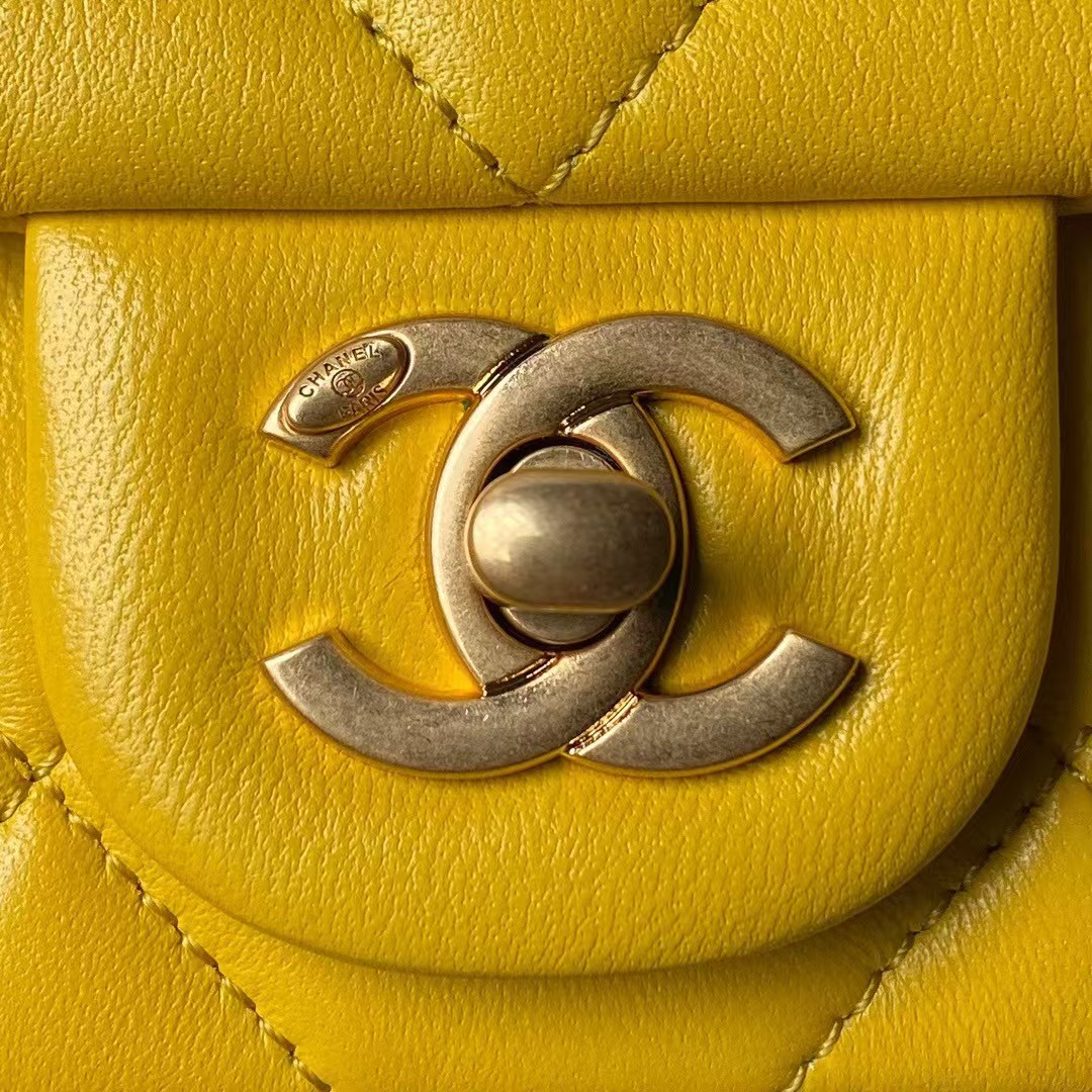 Replicate Chanel AS4861 Small Flap Bag Pearl Lambskin Faux Pearl   Gold Metal Yellow(1:1 replica)