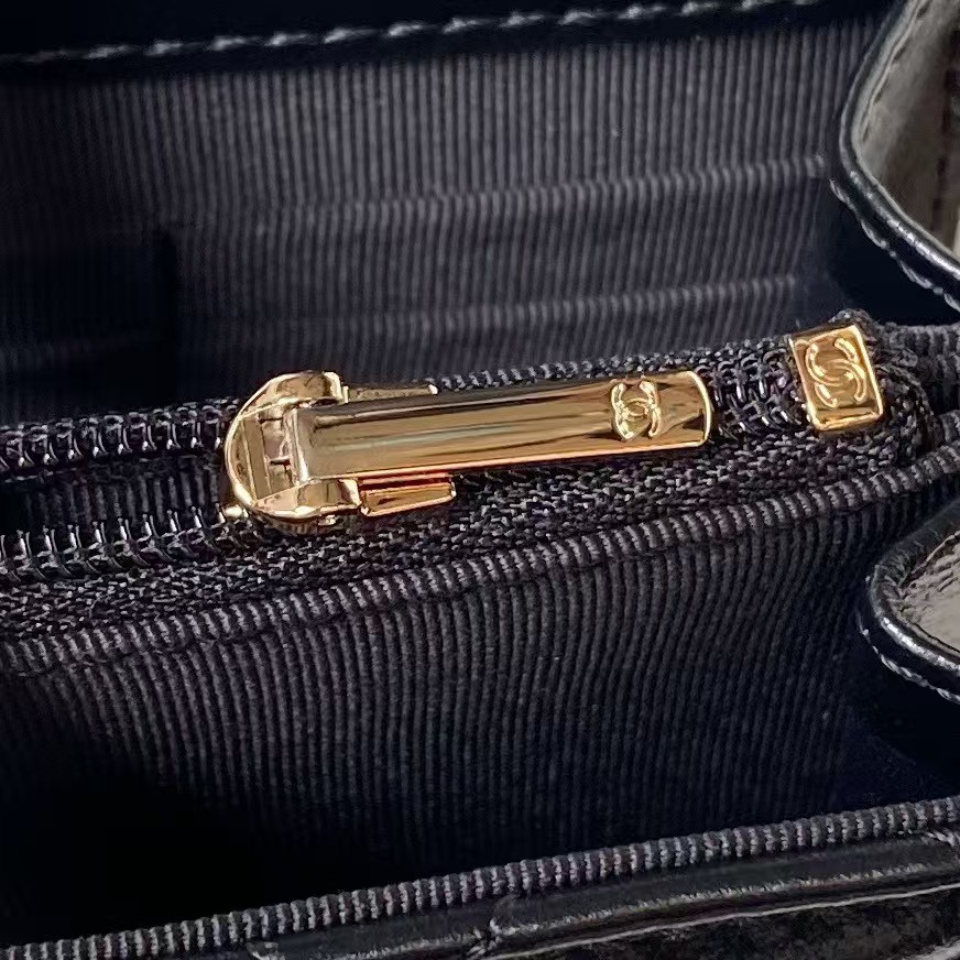 Replicate Chanel 24P AP3803 Shiny Crinkled Lambskin Chain Clutch Pearl Handle Black(1:1 replica)