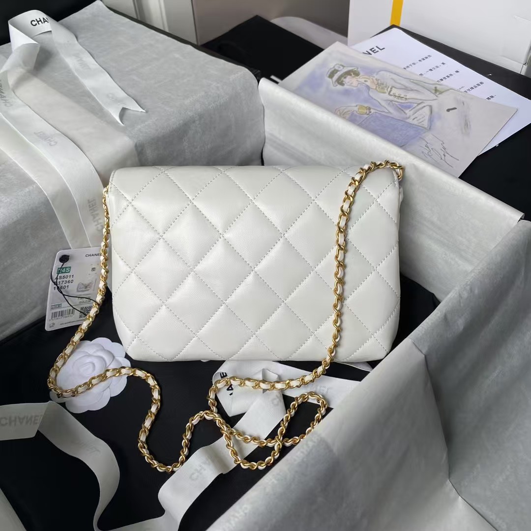 Replicate Chanel AS5011 Flap bag Shiny Lambskin Imitation Pearls Gold-Tone Metal White(1:1 replica)