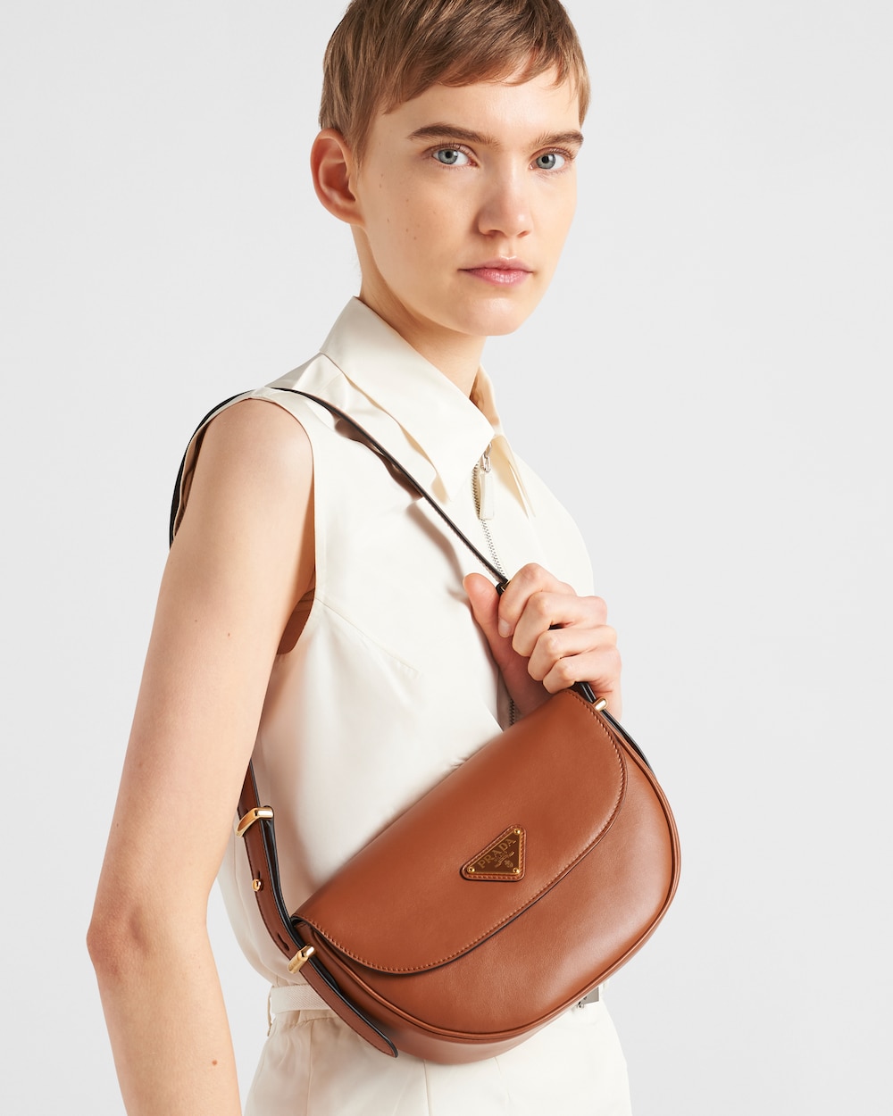 Replicate Prada Arqué Leather Shoulder Bag With Flap(1:1 replica)