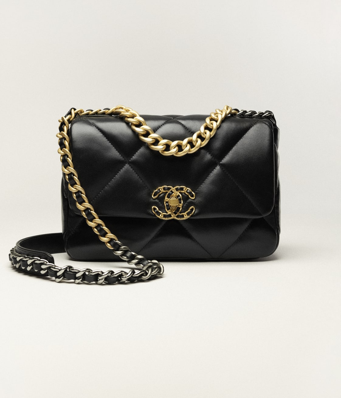 Replicate CHANEL 19 HANDBAG(1:1 replica)