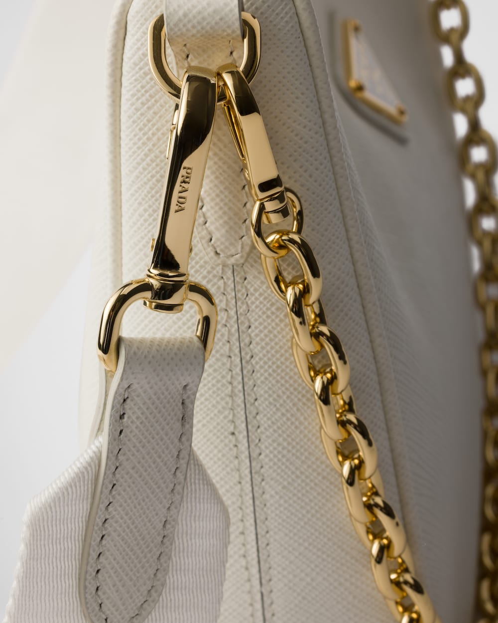 Replicate Prada Re-Edition 2005 Saffiano Leather Bag(1:1 replica)