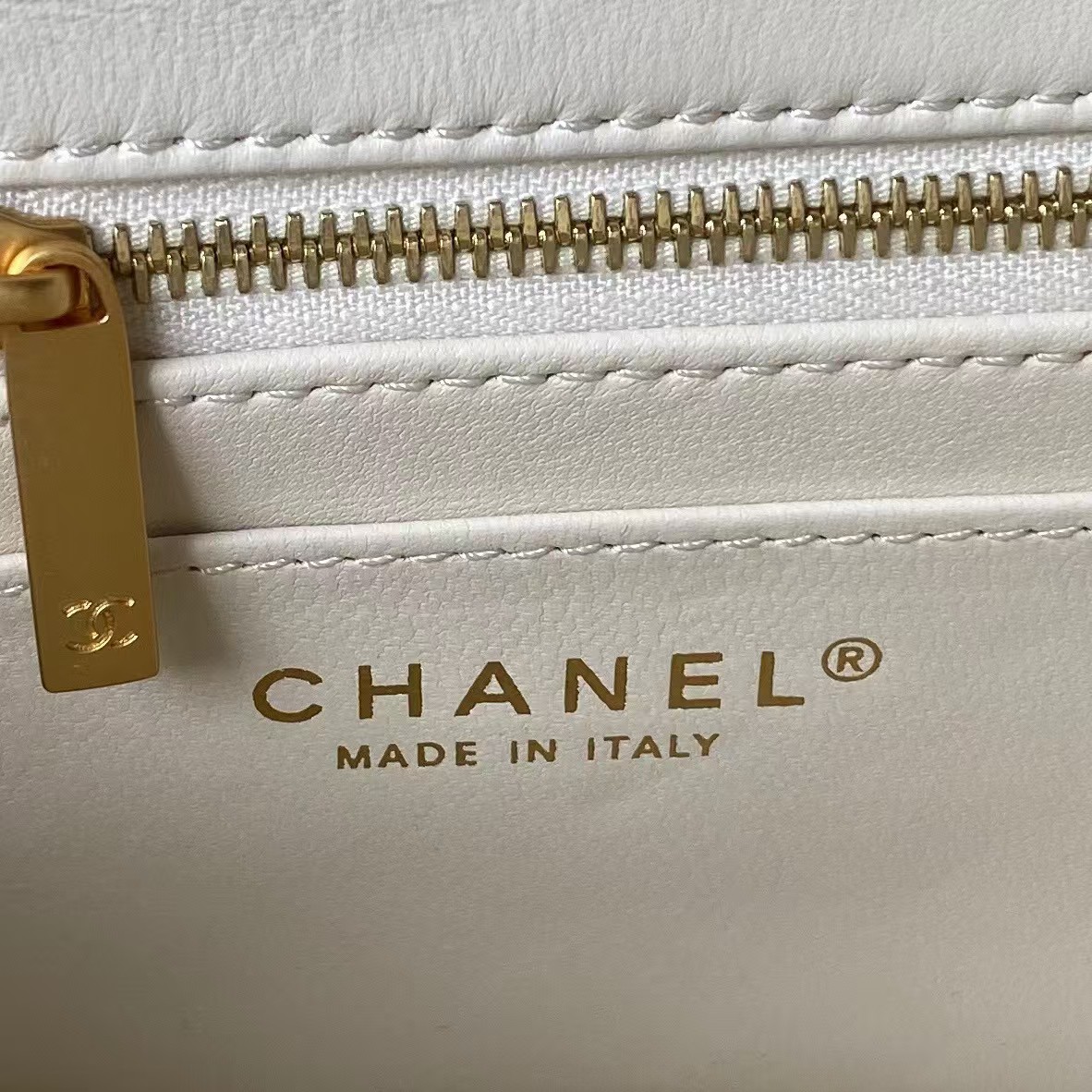 Replicate Chanel 23S AS4041 Mini Camellia Embossed Rectangular Flap Bag Antique Gold Hardware White(1:1 replica)