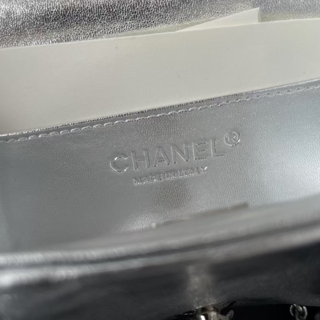 Replicate Chanel 24B AS5129 Metallic Lambskin Butterfly Evening Bag Metallic Silver(1:1 replica)