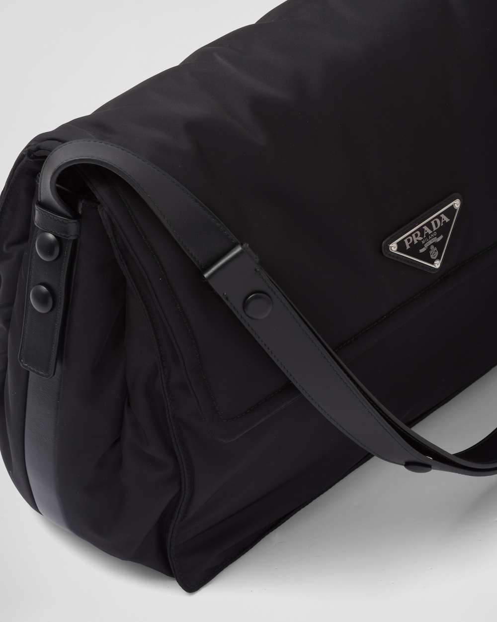 Replicate Re-Nylon Large Padded Shoulder Bag(1:1 replica)