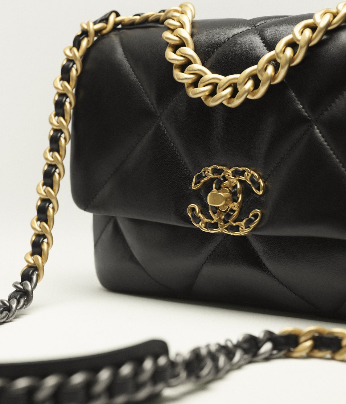 Replicate CHANEL 19 HANDBAG(1:1 replica)