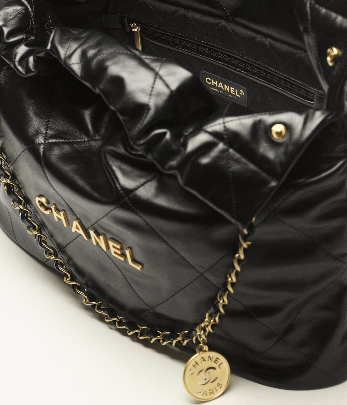 Replicate CHANEL 22 HANDBAG(1:1 replica)