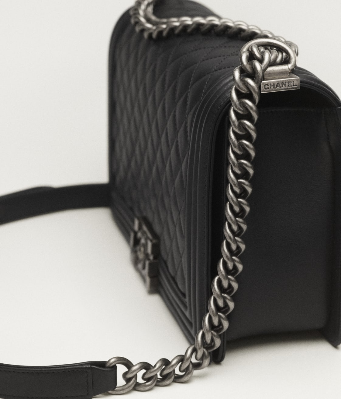 Replicate CHANEL LARGE BOY CHANEL HANDBAG(1:1 replica)