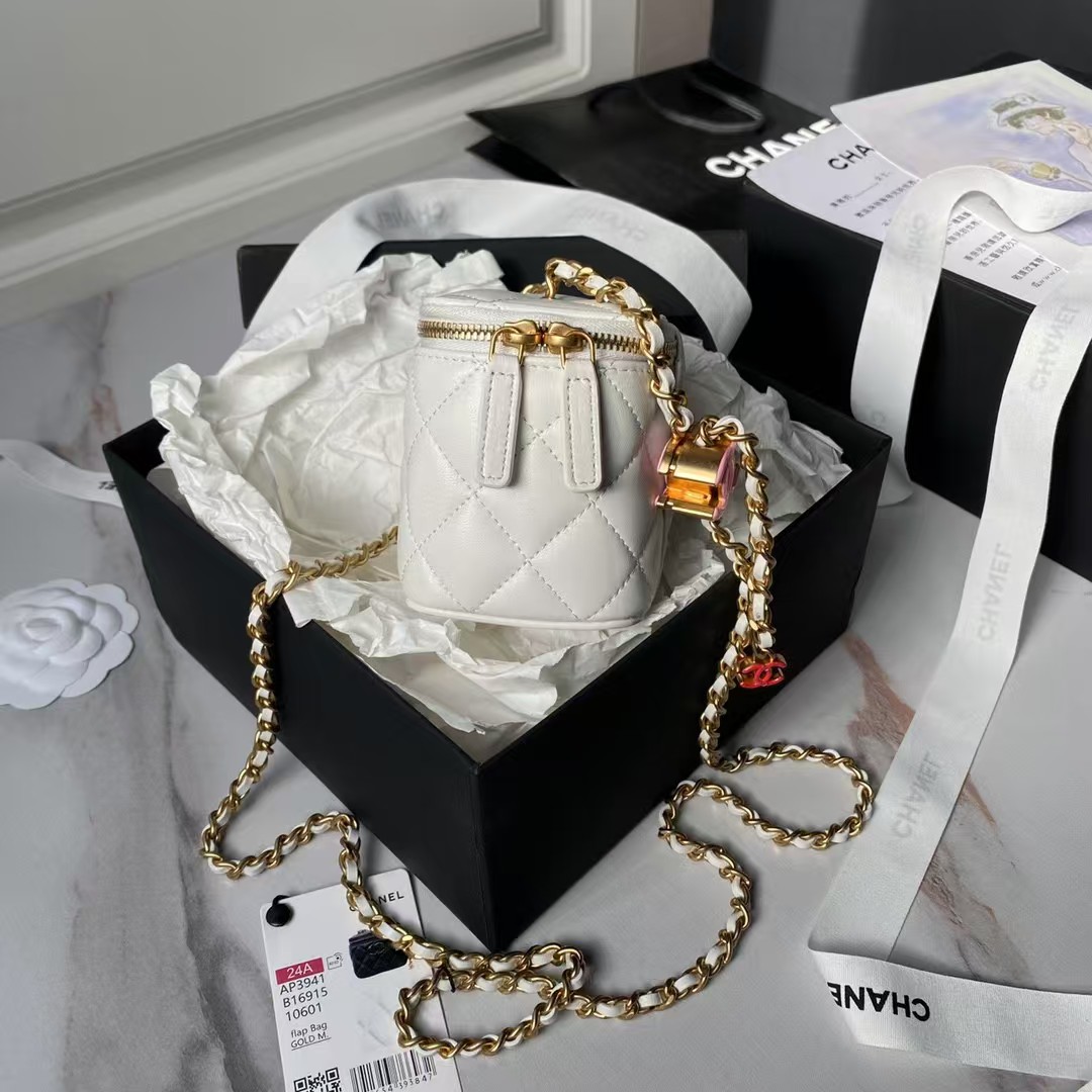 Replicate Chanel AP3941 Mini Vanity Case Lambskin Enamel   Gold-Tone Metal White(1:1 replica)