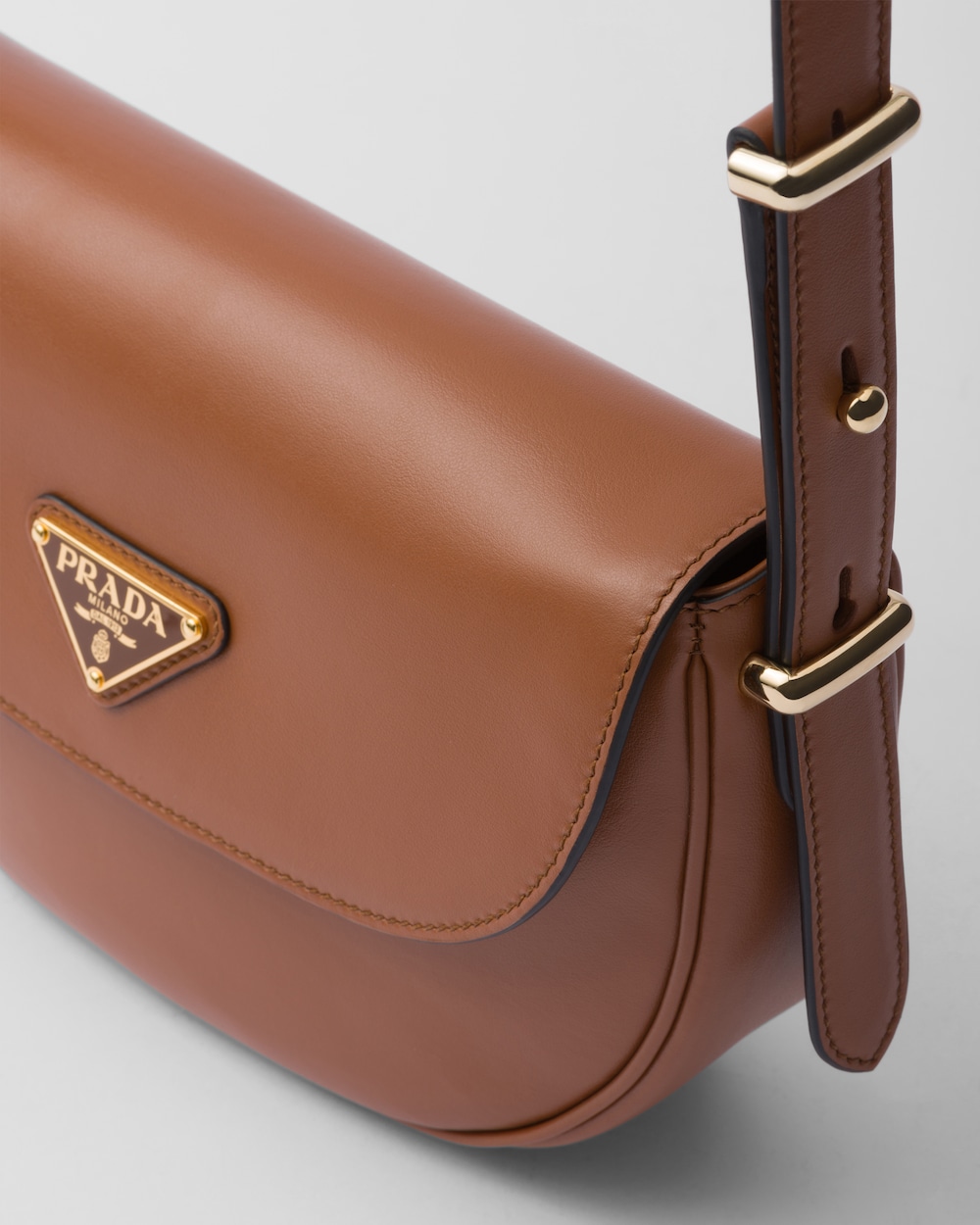 Replicate Prada Arqué Leather Shoulder Bag With Flap(1:1 replica)