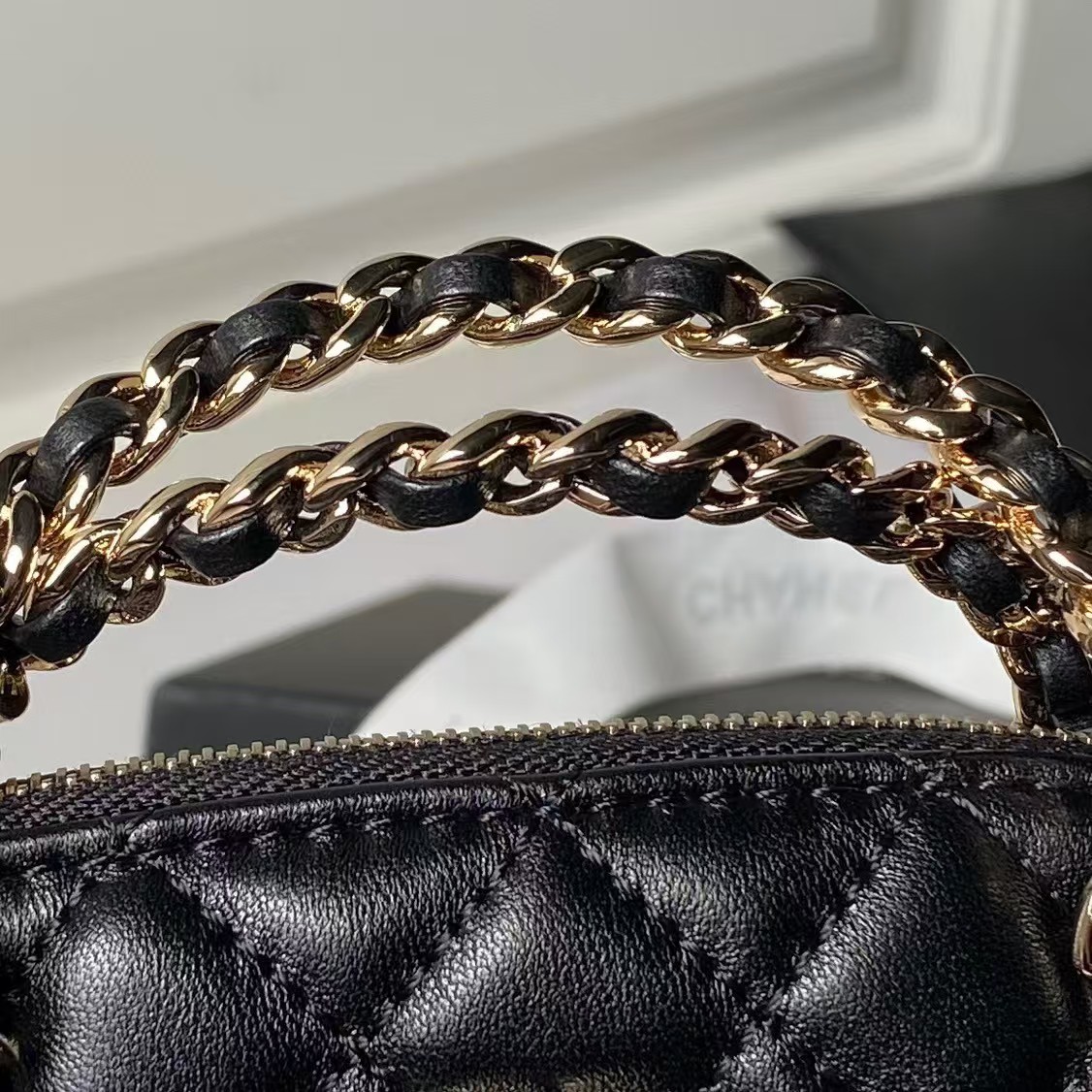Replicate Chanel 24B AP3354 Calfskin Chain Clutch Black(1:1 replica)