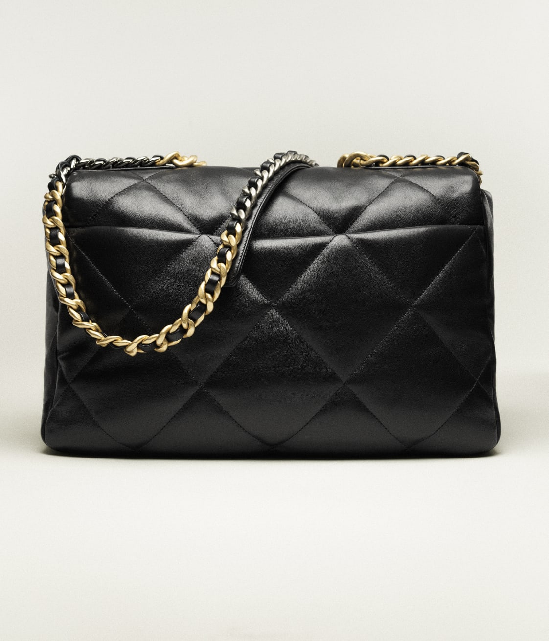 Replicate CHANEL 19 MAXI HANDBAG(1:1 replica)
