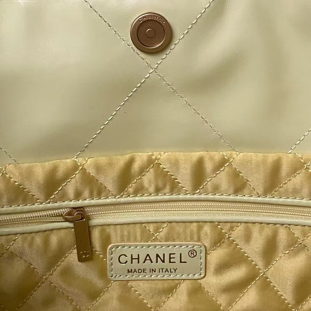 Replicate Chanel 22 Hobo Bag 24C AS4486 Gold Metallic Yellow Shiny Calfskin New Edition Horizontal(1:1 replica)