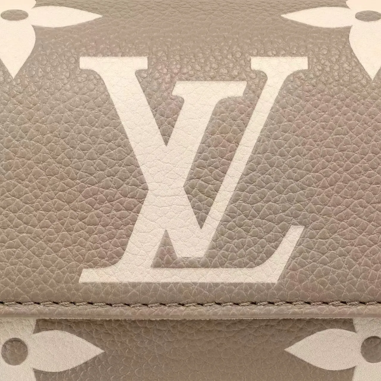 Replicate Wallet On Chain Ivy M82211 (1:1Replicate )(1:1 replica)