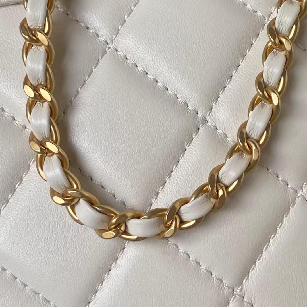 Replicate Chanel 24C Vintage Logo Small Quilted Lambskin Shoulder Bag AS4609 White(1:1 replica)