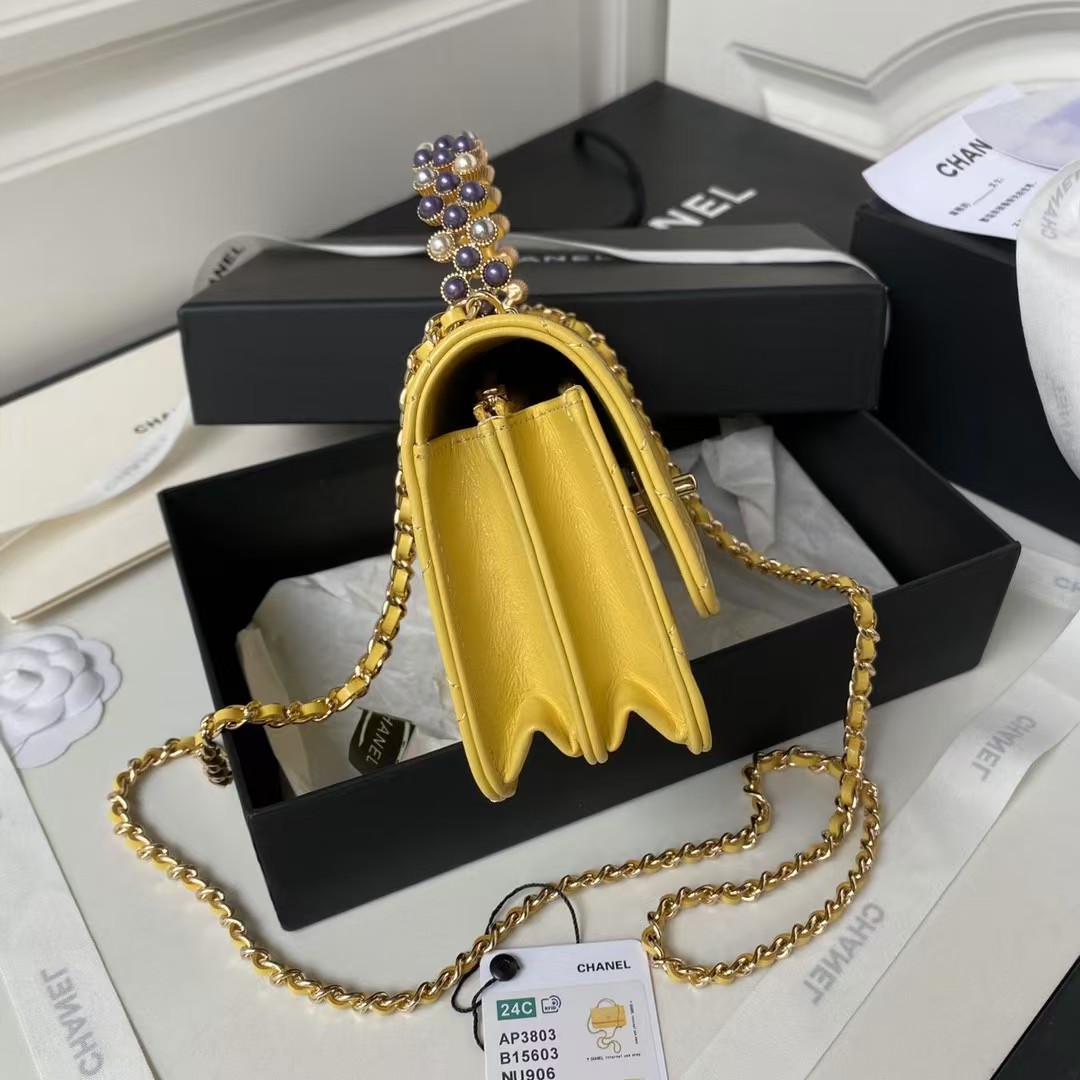 Replicate Chanel 24P AP3803 Shiny Crinkled Lambskin Chain Clutch Pearl Handle Yellow(1:1 replica)