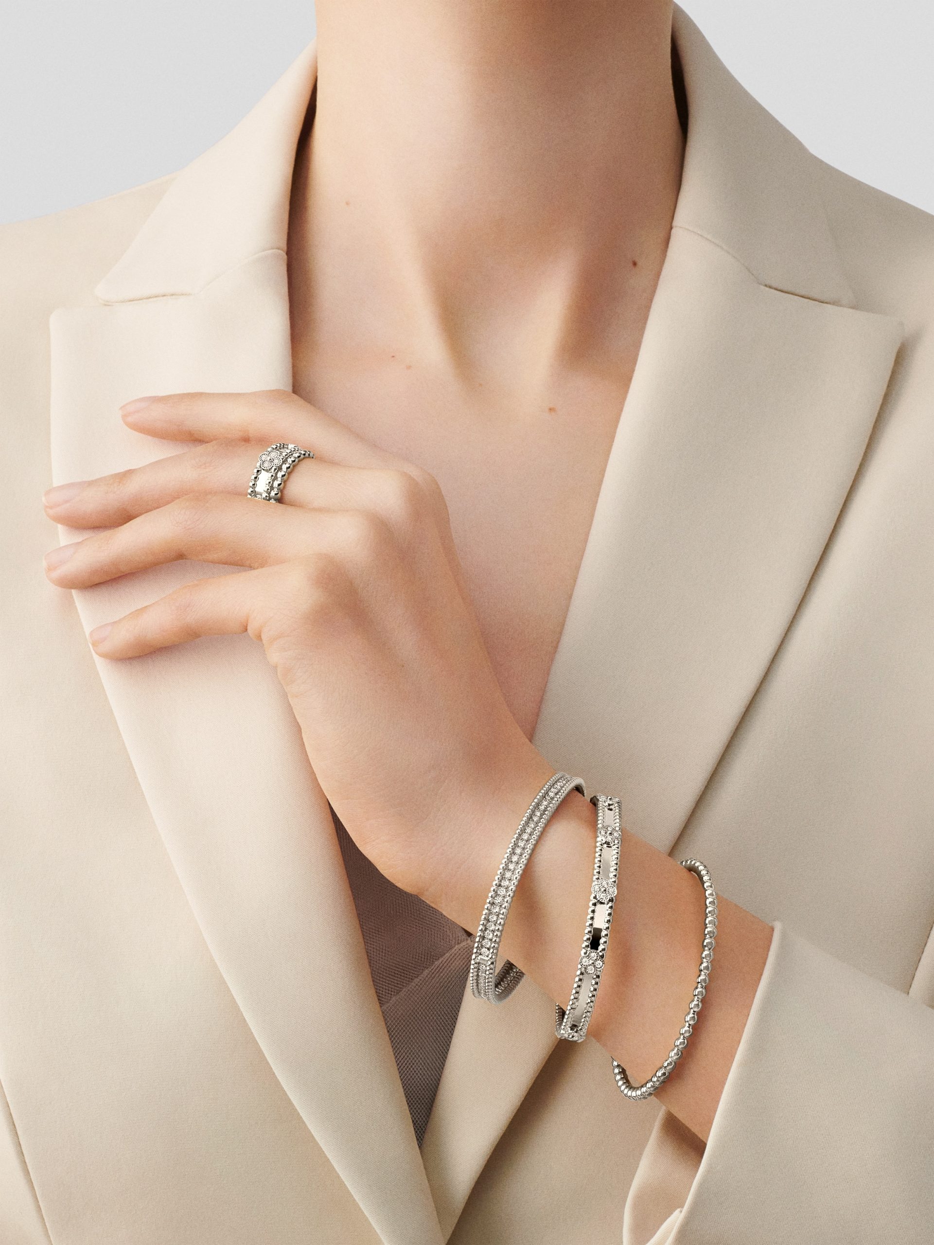 Replicate Perlée pearls of gold ring, medium model(1:1 replica)