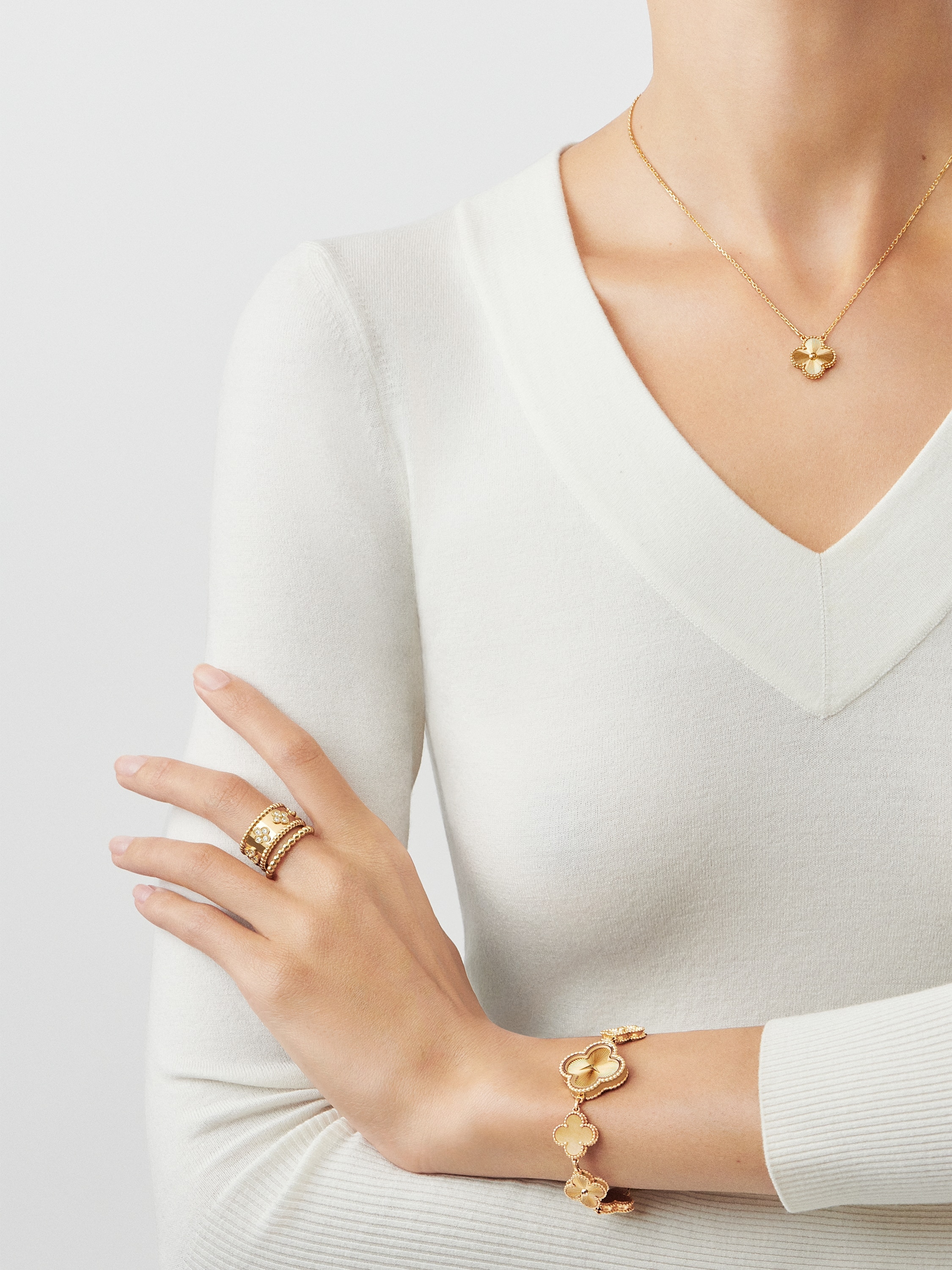 Replicate Perlée pearls of gold ring, medium model(1:1 replica)