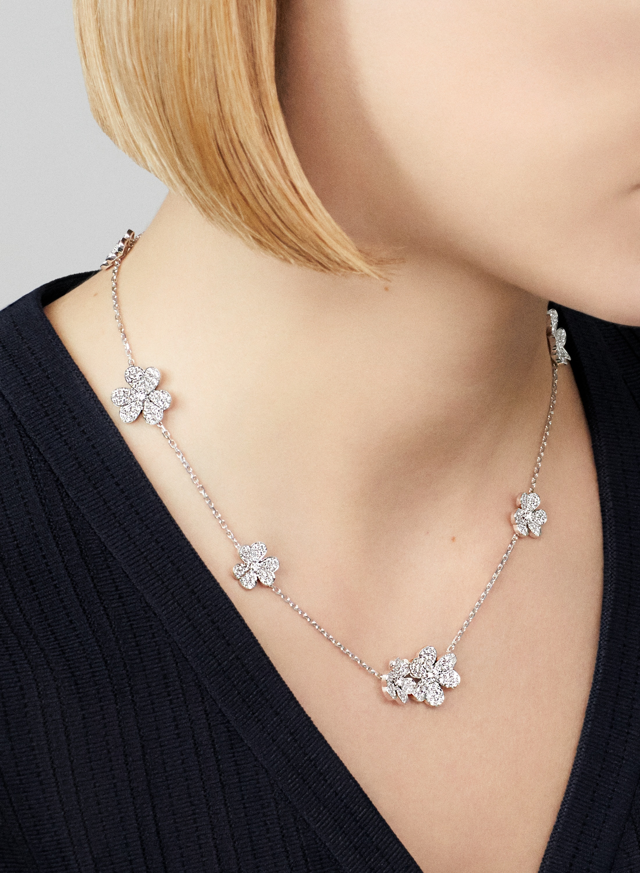 Replicate Frivole necklace, 9 flowers(1:1 replica)