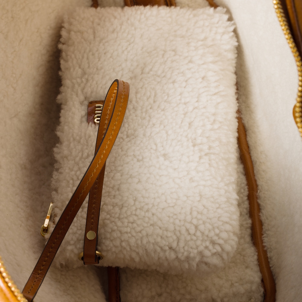Replicate Beau shearling top-handle bag(1:1 replica)