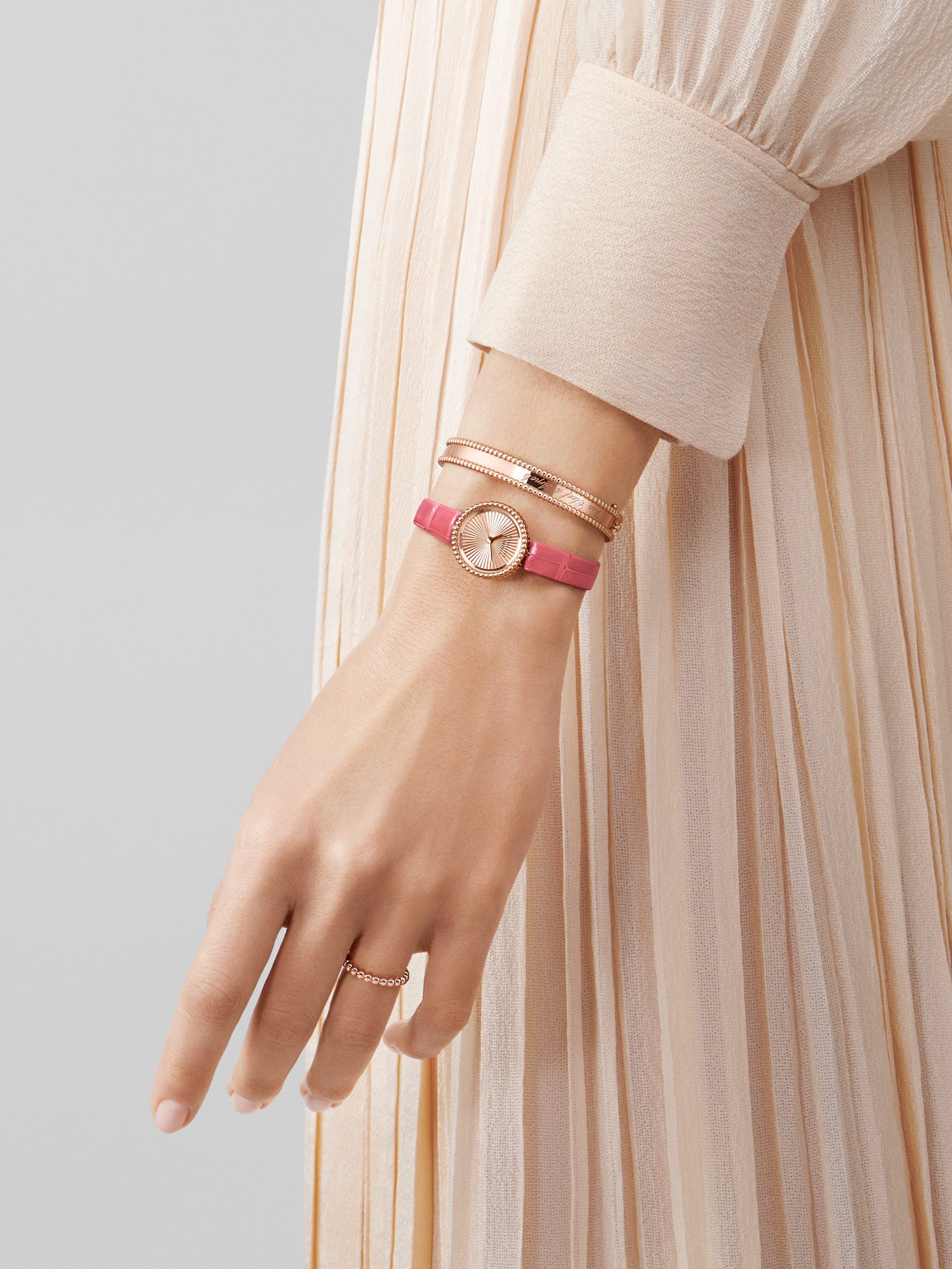 Replicate Perlée pearls of gold ring, medium model(1:1 replica)