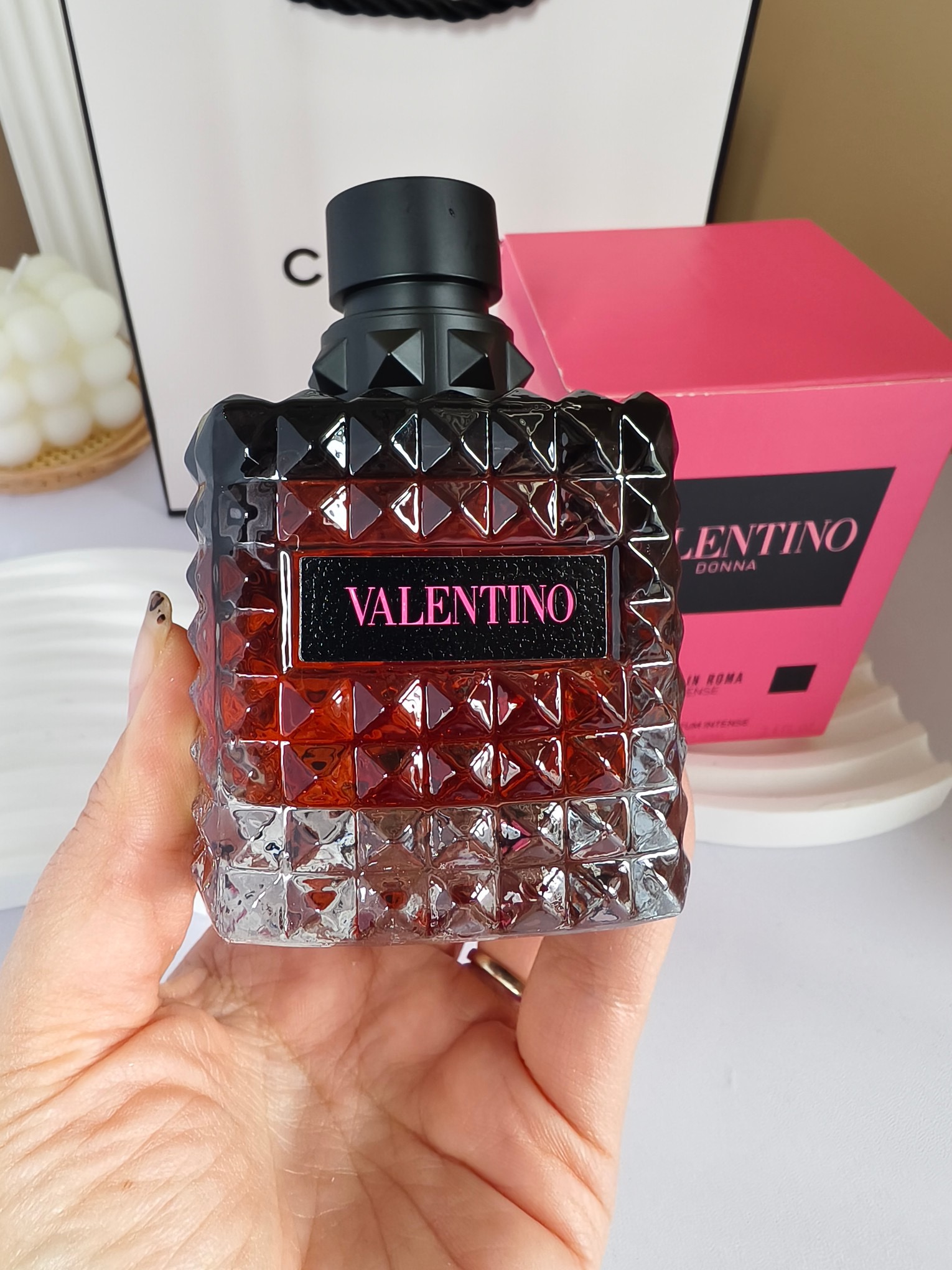 Donna Born In Roma Intense