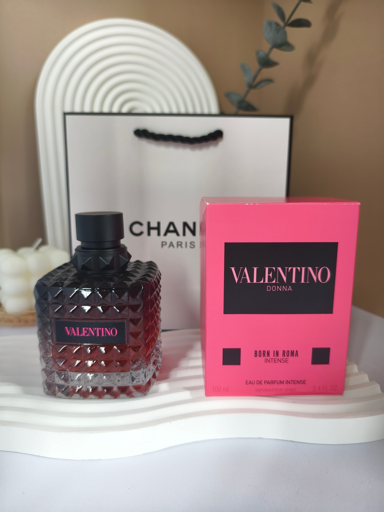 Donna Born In Roma Intense