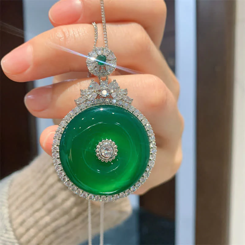 Mocoer Green Chalcedony Round Peace Buckle Strength Necklace Pendant - Mocoer