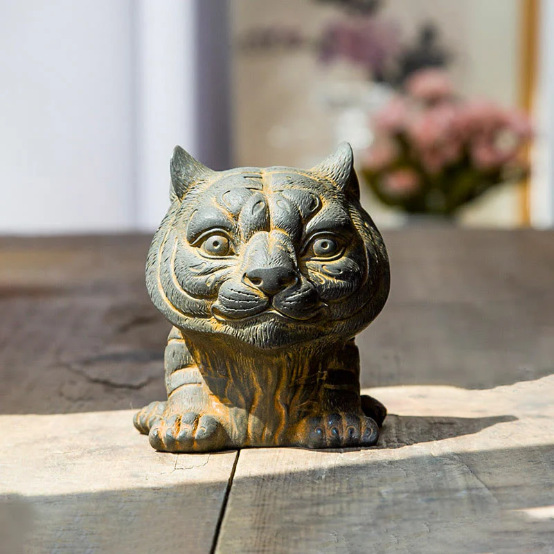 Mocoer Handmade Small Lovely Tiger Iron Powder Rust Cast Resin Statue Home Decoration - Mocoer
