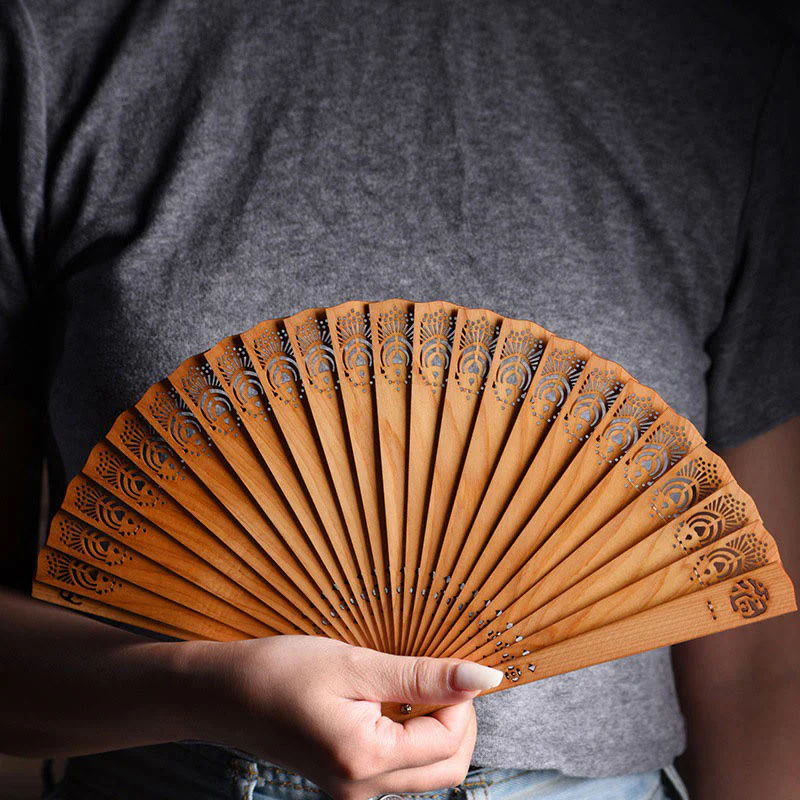 Mocoer Auspicious Clouds Fu Engraving Pattern Handheld Thuja Sutchuenensis Wood Folding Fan - Mocoer