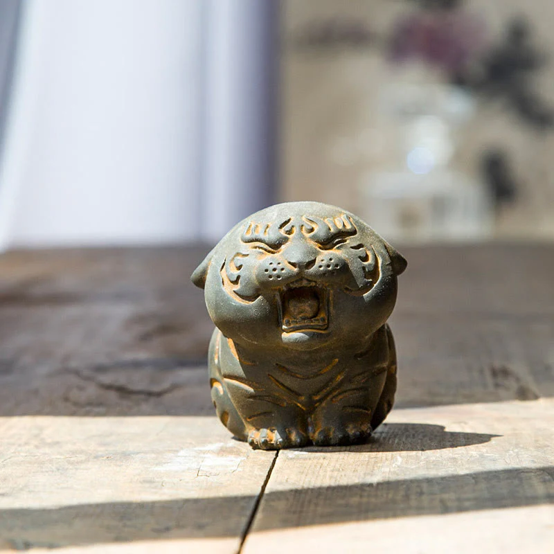 Mocoer Mini Cute Tiger Iron Powder Rust Cast Resin Statue Home Decoration - Mocoer